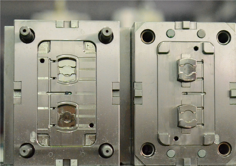 Plastic mold 